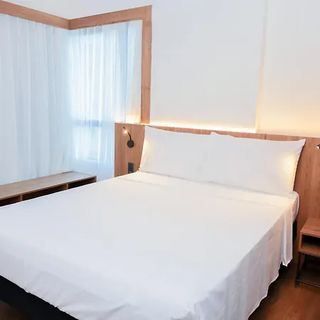 Hotel Ibis Styles Maceio Pajucara Exterior foto